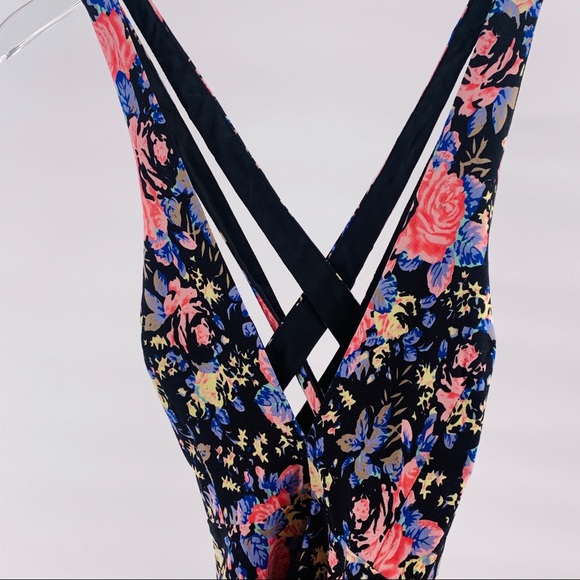 LUCCA COUTURE Criss Cross Bed of Roses Hi Lo Dress - Picture 4 of 8